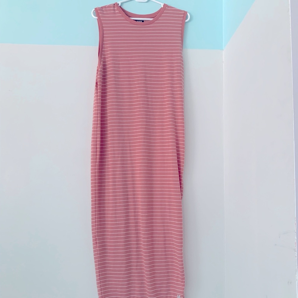 Hurley size Medium ~ Great for a Cover-up or by itself ~ Worn once